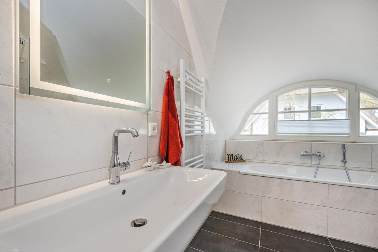 Reetdachhaus Am Haff Mit Sauna, Terrasse, Wlan Zirchow Екстер'єр фото